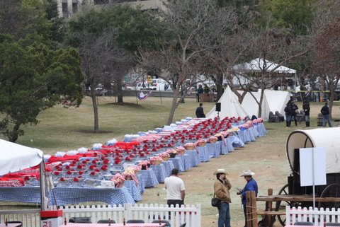 Inaugural_Barbecue_tables