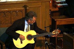 Larry_Gatlin_at_the_Church