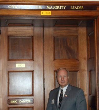 Don_Blake_at_office_door_to_the_House_Majority_Leader_Congressman_Eric_Cantor