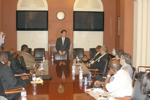 Meeting_in_the_Conference_Room_with_Congressman_Cantor_2