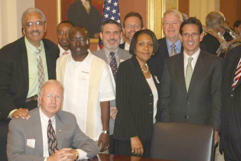 Our_Group_with_Eric_Cantor_3